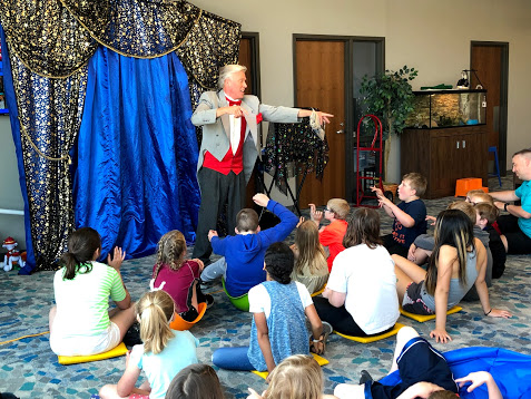 Magic Show in Wisconsin for Libraries motivates Reading